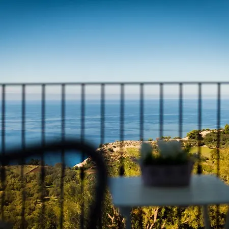 ヴィラ Yades Athánion