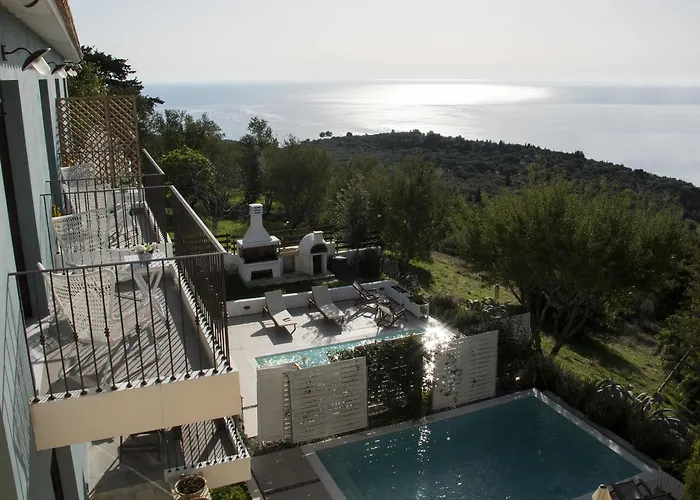 Yades Villa *