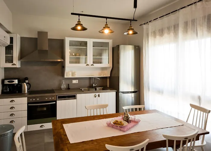 Villa Yades