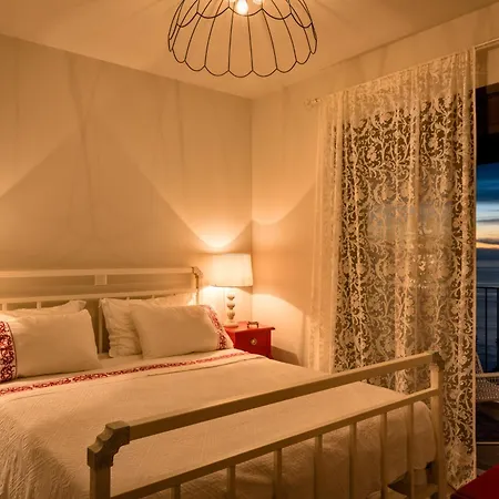 וילה Yades Athánion